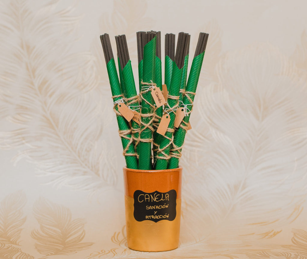 Para atraer la pasión. Los inciensos aromáticos en varilla de Grimorio son 100% naturales, y aportan un agradable aroma para nuestro hogar.<br>Contenido: 10 varillas en cada paquete