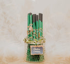 Estas varillas del chakra corona son para la transcendencia y la conexión con la divinidad. Este chakra es el séptimo y se vincula directamente con la conciencia superior, compuesto por una mezcla natural de inciensos, hierbas, raíces, flores y frutos. Los inciensos de Grimorio son 100% naturales, y aportan un agradable aroma para nuestro hogar.<br>Contenido: 10 varillas en cada paquete.