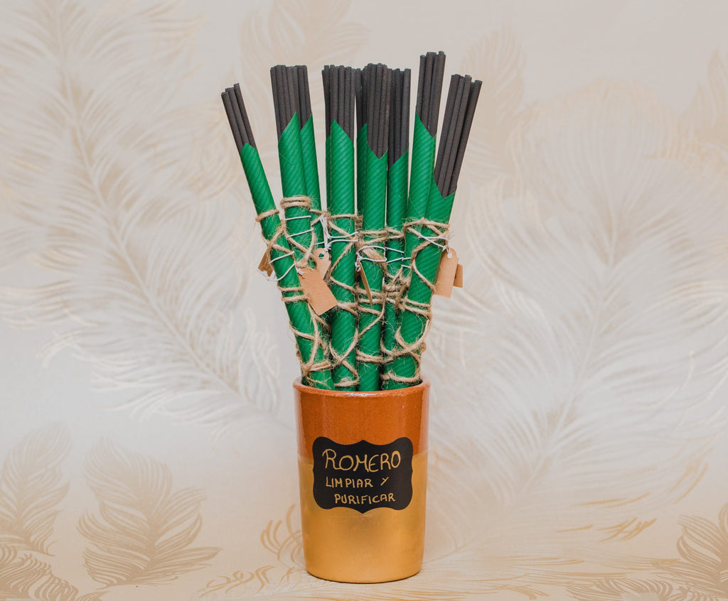 Para limpiar y eliminar la energía negativa. Los inciensos aromáticos en varilla de Grimorio son 100% naturales, y aportan un agradable aroma para nuestro hogar.<br>Contenido: 10 varillas en cada paquete