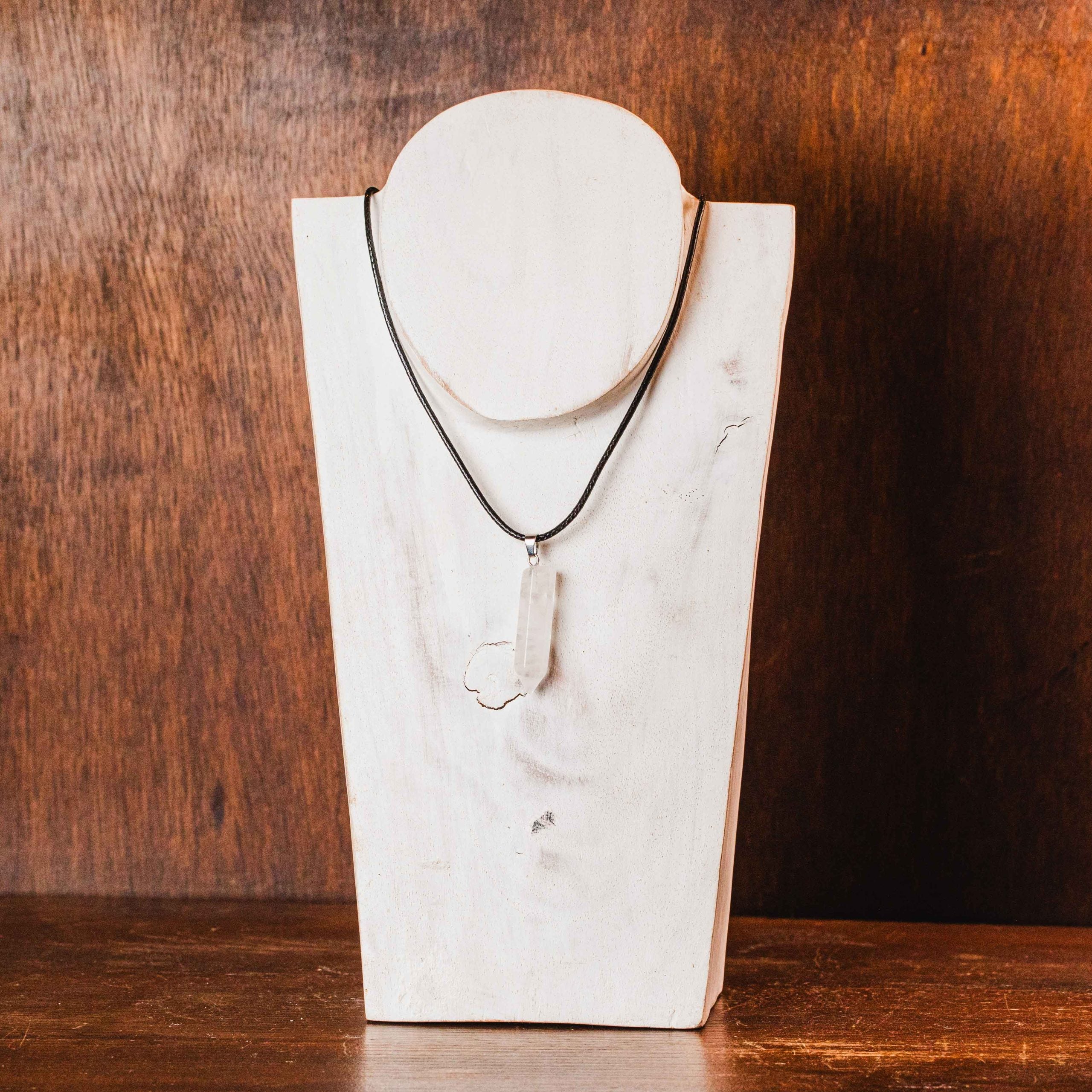 Su vibración aumenta los iones negativos. Refuerza la capacidad de auto sanación. Es energéticamente armonizadora y libera estados de bloqueo físicos y mentales. Las piezas que se entregan son similares a la fotografía.