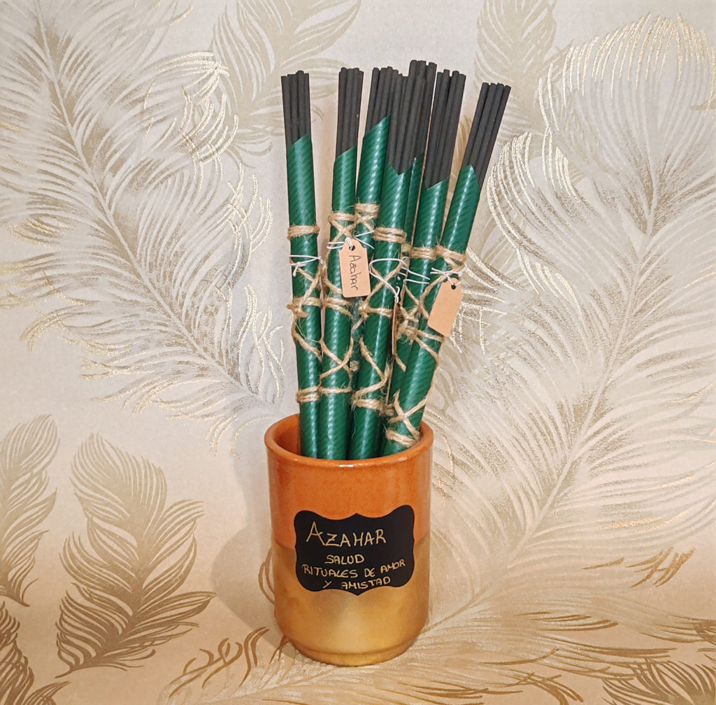 Para atraer la suerte en el juego y el azar. Los inciensos aromáticos en varilla de Grimorio son 100% naturales, y aportan un agradable aroma para nuestro hogar.
\nContenido: 10 varillas en cada paquete