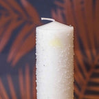 Velón ritualizado con sal blanca para todo tipo de limpiezas. Confeccionados con parafina 100% pura. La fotografía es una representación del ritual, Usted está comprando solo el velón.